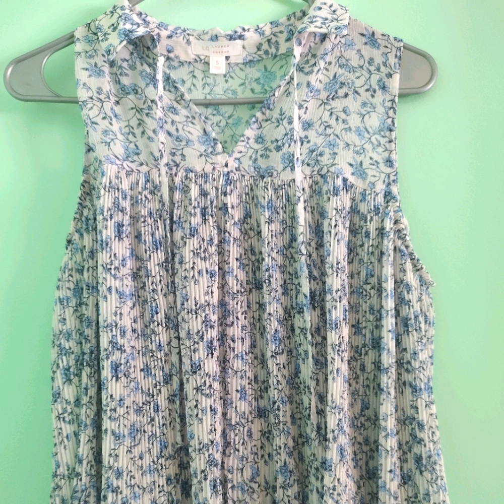 Flowy collared tank top